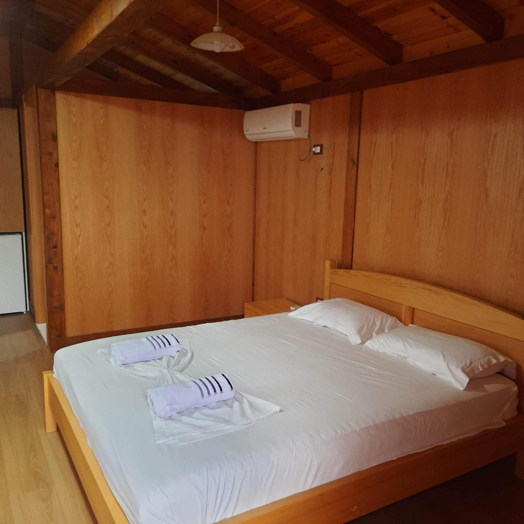 Irini'S Guesthouse Qeparo Kültér fotó