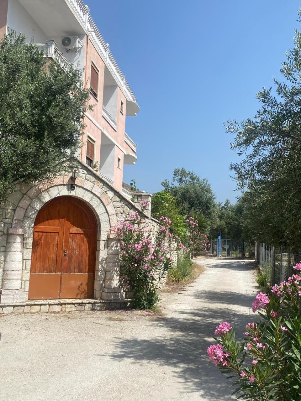 Irini'S Guesthouse Qeparo Kültér fotó